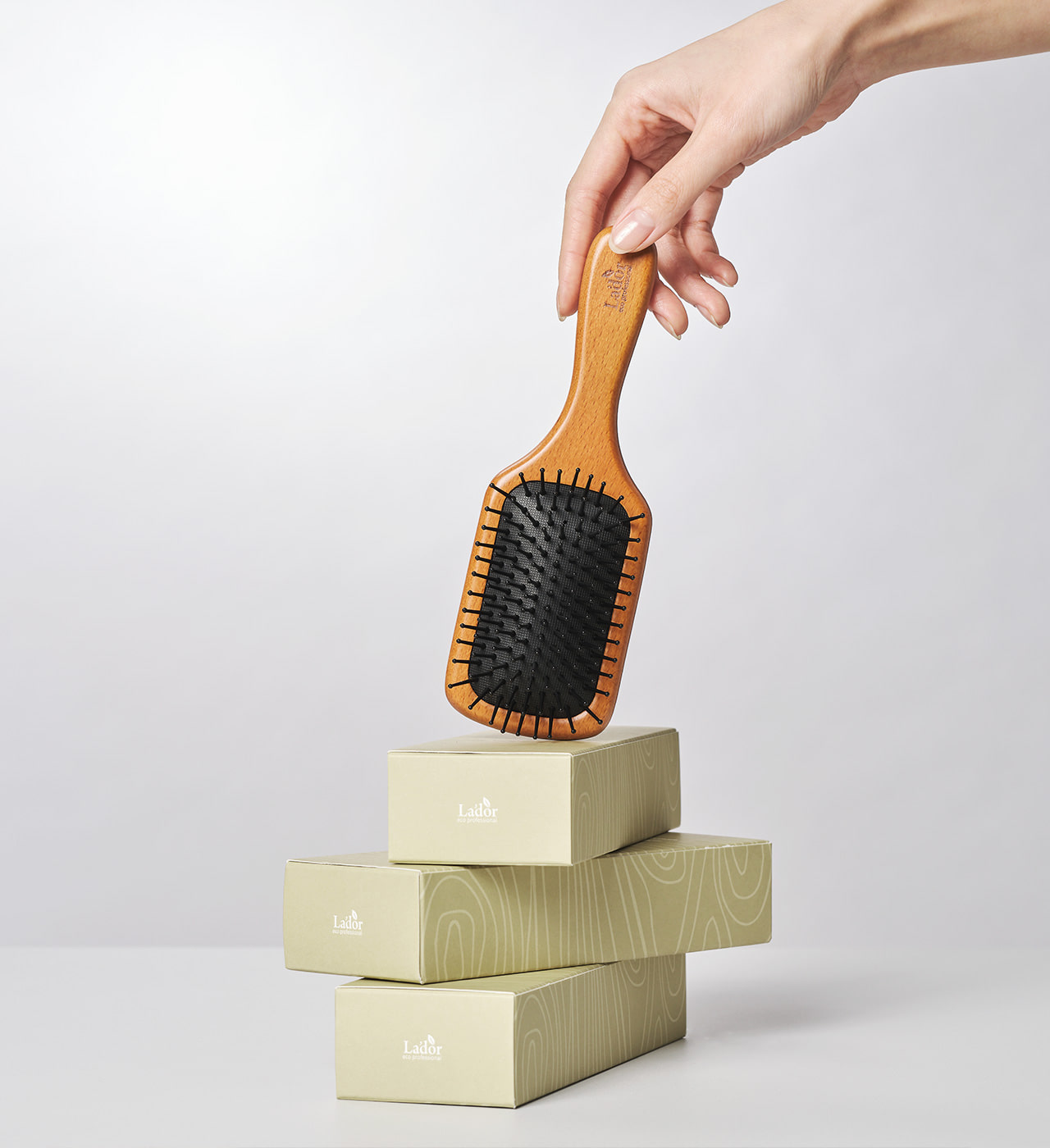 Middle Wooden Paddle Brush